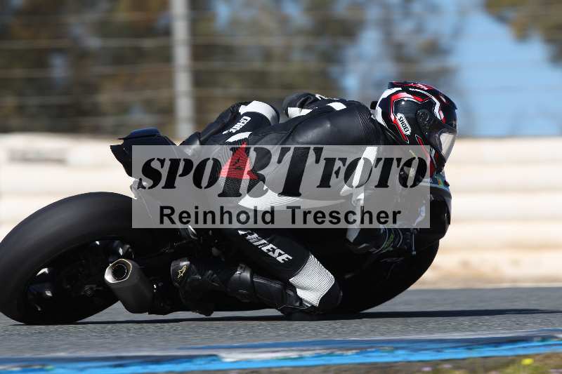 Archiv-2023/02 31.01.-03.02.2023 Moto Center Thun Jerez/Gruppe rot-red/backside
